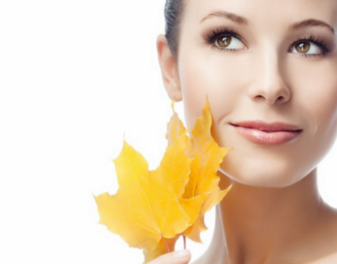 6 exfoliantes recomendables para renovar la piel este otoño